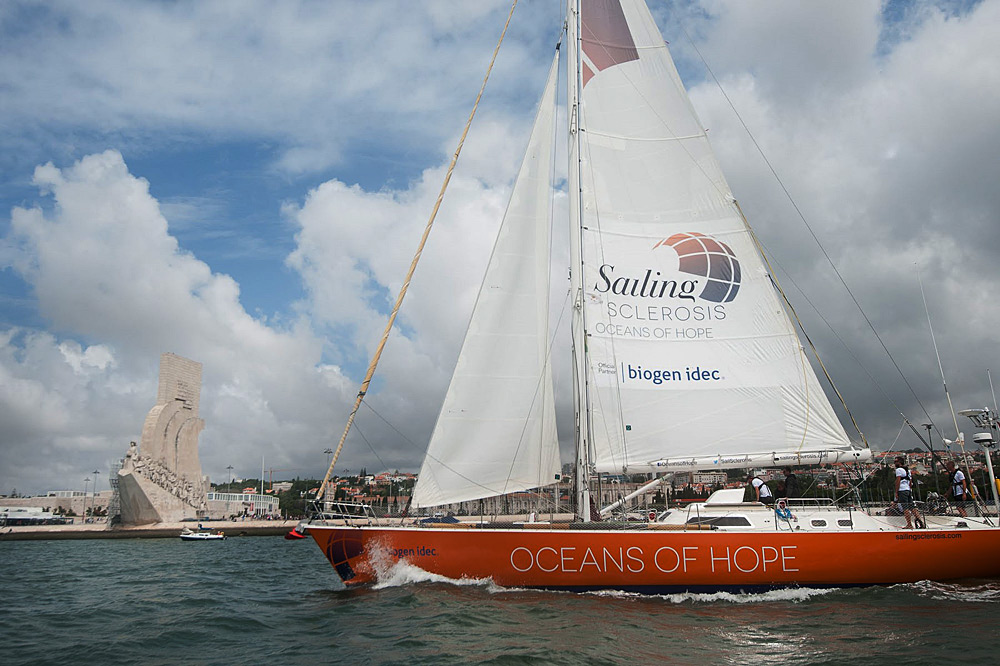 vor Seefahrerdenkmal in Lissabon