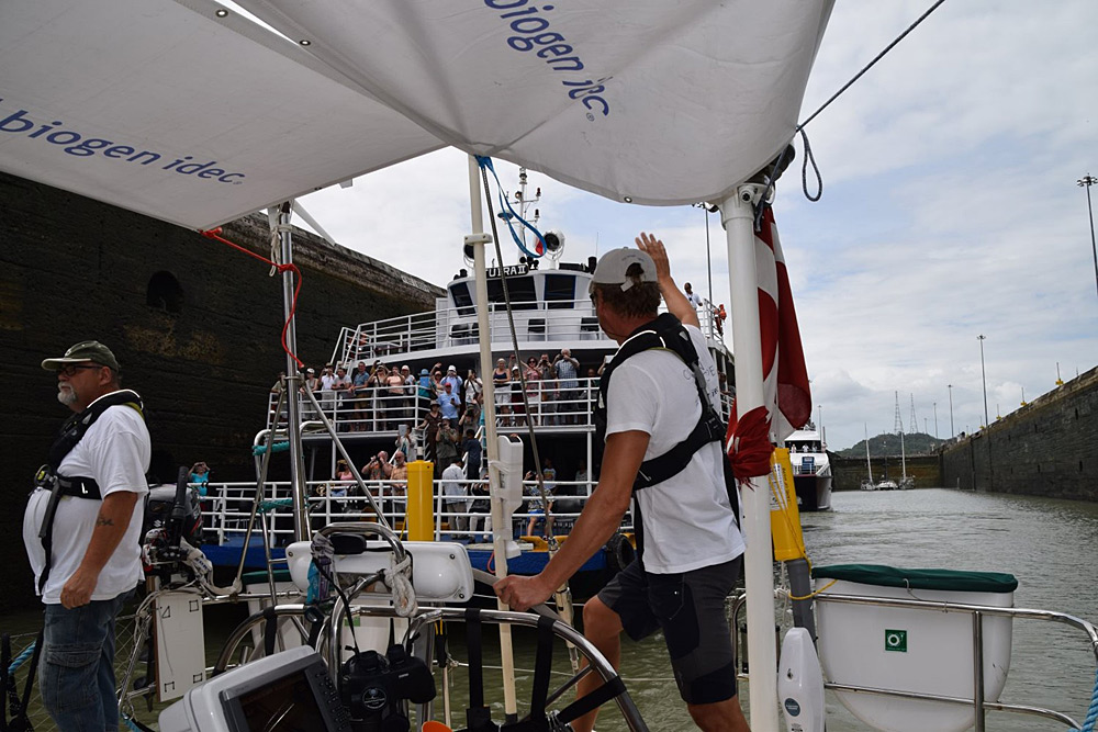 in einer Panamaschleuse