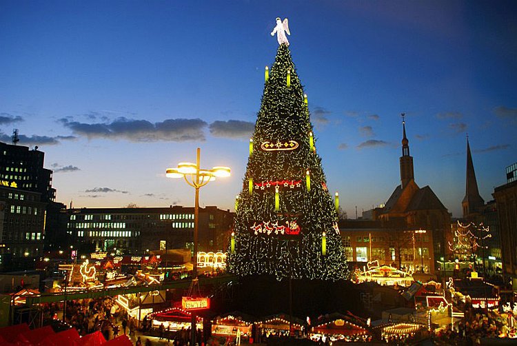 Weihnachtsmarkt Dortmund mit welth&ouml;chstem Weihnachtsnbaum