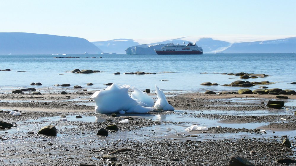Qaanaaq: Strand bei Ebbe