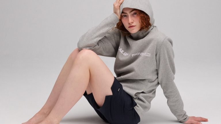 105e7f26 e861 443d aa71 566872dd9c2a woman cottonhoodie grey 9