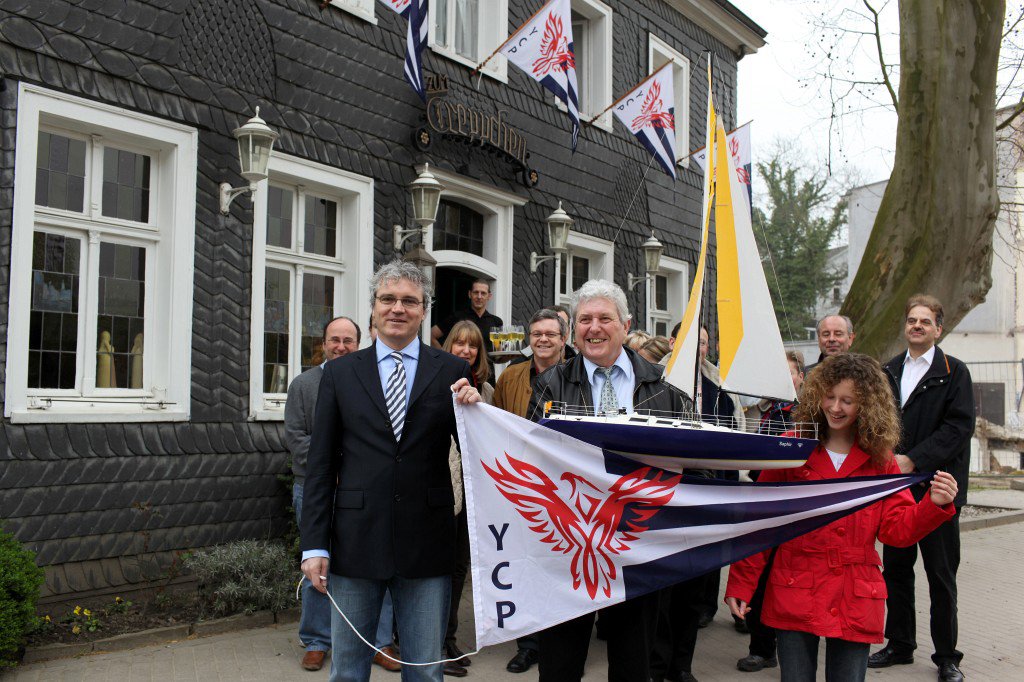 Neue Clubflagge des YCP